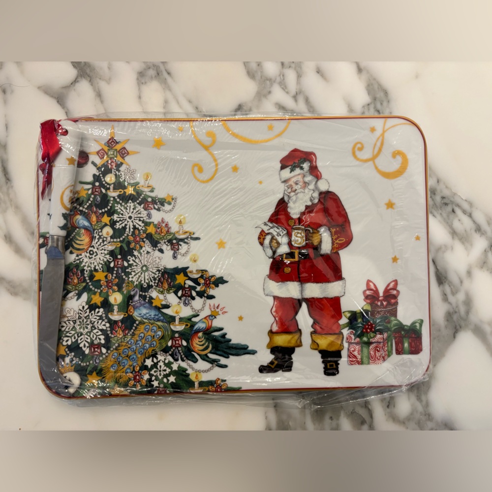 Williams Sonoma Santa Claus Christmas cheeseboard with knife